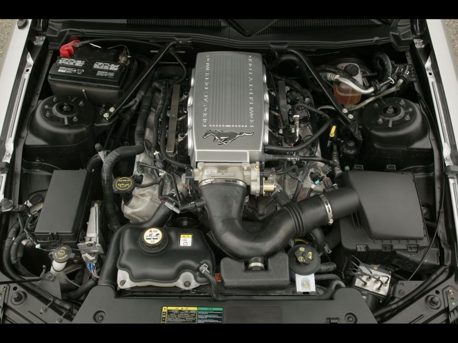  Ford Mustang GT 2005 года  (фото 18 из 209)